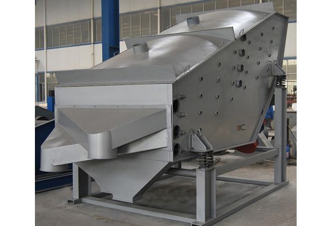 直線(xiàn)振動(dòng)篩輸料不暢，出料跑偏？這些要點(diǎn)你都做對(duì)了嗎？